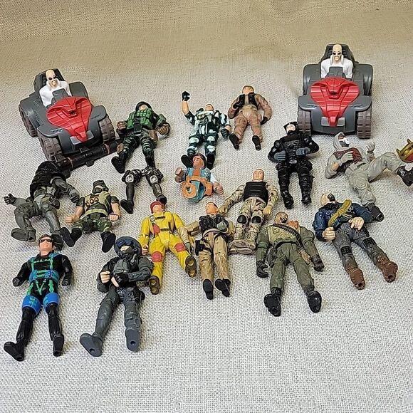 Lanard the Corps figures ( GI Joe?) Plus extras - Picture 1 of 10